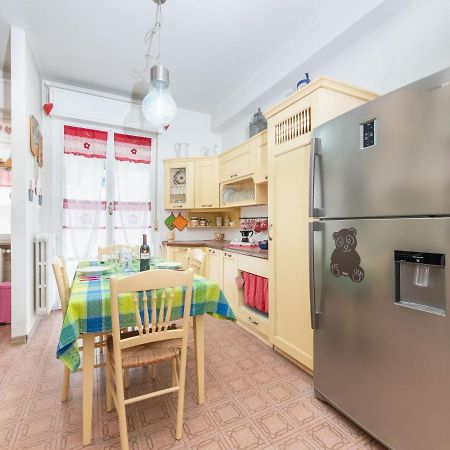 Flaminia Bright & Roomy Apartment Pesaro Exteriör bild