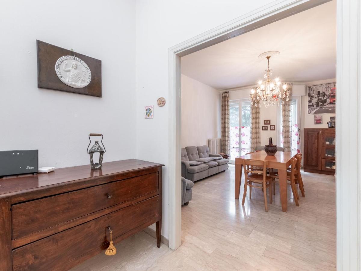 Flaminia Bright & Roomy Apartment Pesaro Exteriör bild