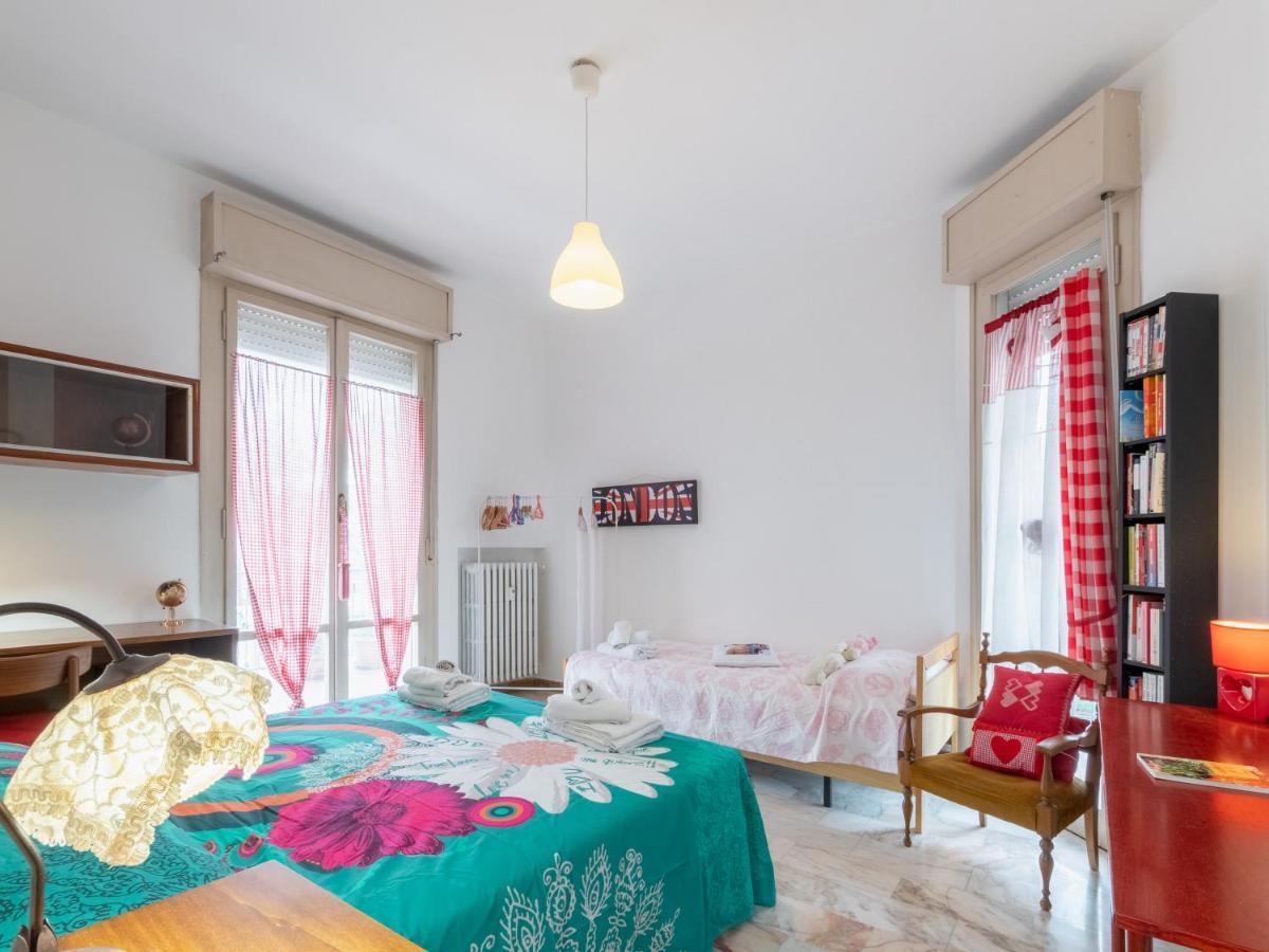 Flaminia Bright & Roomy Apartment Pesaro Exteriör bild