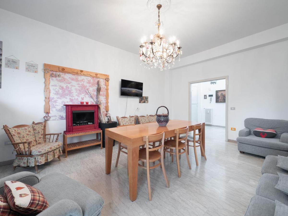 Flaminia Bright & Roomy Apartment Pesaro Exteriör bild