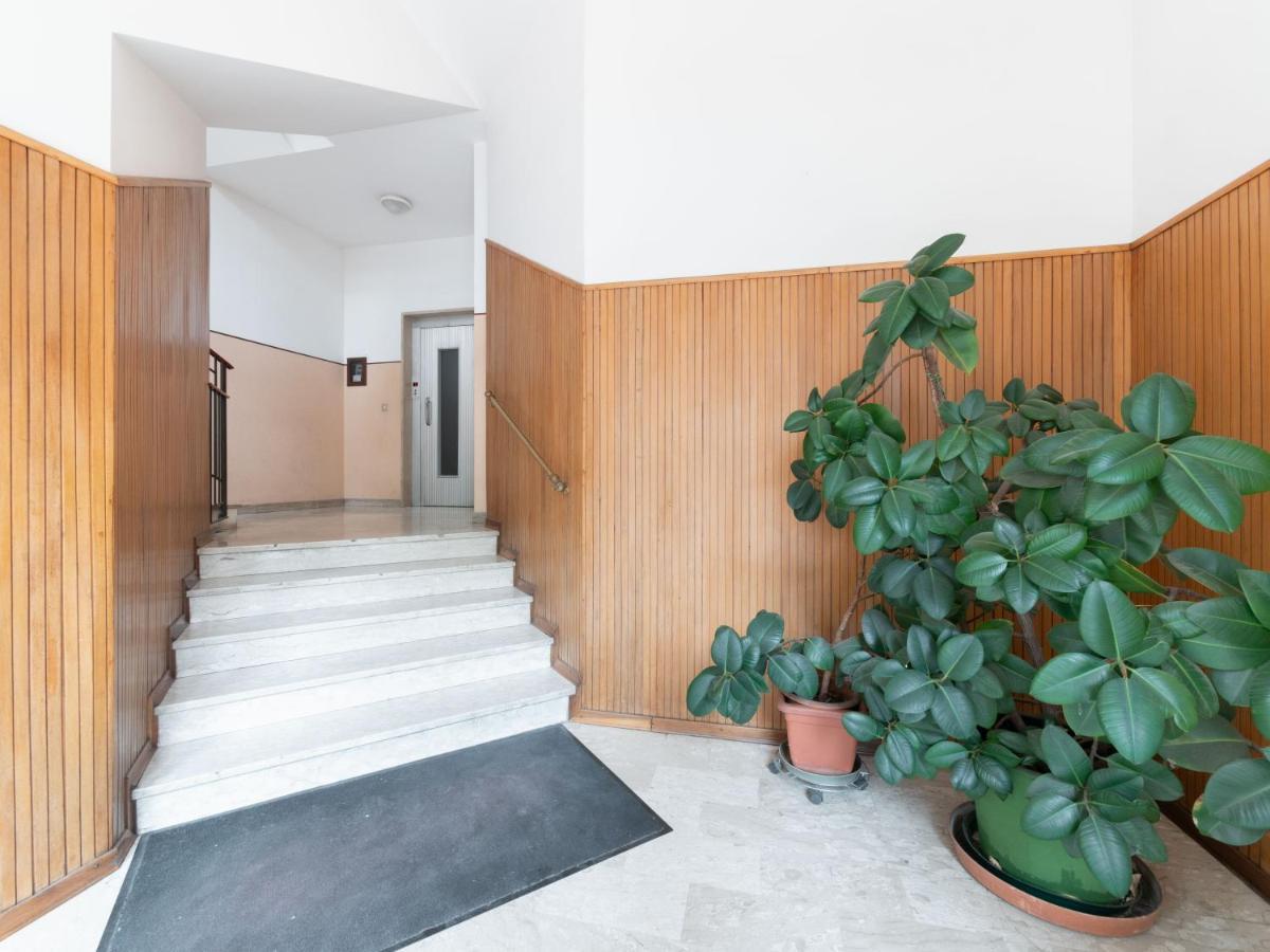 Flaminia Bright & Roomy Apartment Pesaro Exteriör bild